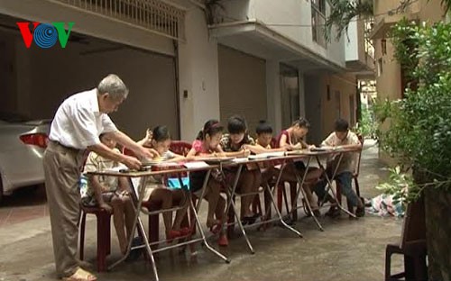 Teacher Nguyen Tra’s free class for disadvantaged children - ảnh 2